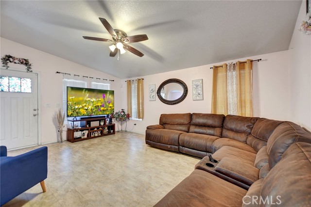 Detail Gallery Image 9 of 31 For 3825 Crestmore Rd #459,  Jurupa Valley,  CA 92509 - 3 Beds | 2 Baths