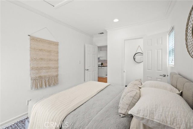 2482 New York Drive, Altadena CA: https://media.crmls.org/medias/9b89c648-e21e-4a48-bb64-20dd4177c92e.jpg