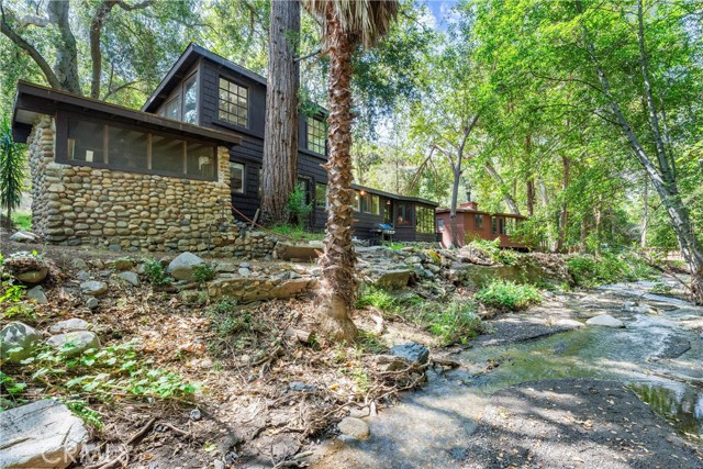 25 Hot Spring Canyon Rd, San Juan Capistrano CA: https://media.crmls.org/medias/9b89fbfb-3560-4f77-8616-4522318099f3.jpg