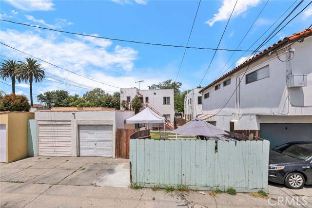 2184 Cedar Avenue, Long Beach CA: https://media.crmls.org/medias/9b8b381c-642e-4302-b378-91333abbf5f2.jpg