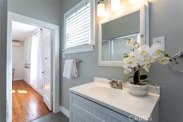 Detail Gallery Image 9 of 16 For 506 E 7th, Corona,  CA 92879 - 2 Beds | 1/1 Baths