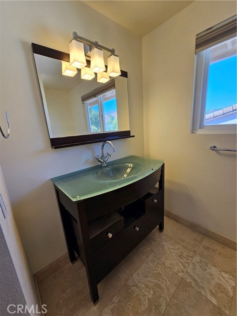 19259 Braemore Road, Porter Ranch CA: https://media.crmls.org/medias/9b8d88e9-c40e-488c-a3ab-9238a23d3b50.jpg