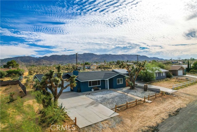 Detail Gallery Image 4 of 67 For 61475 Alta Vista Dr, Joshua Tree,  CA 92252 - 2 Beds | 2 Baths