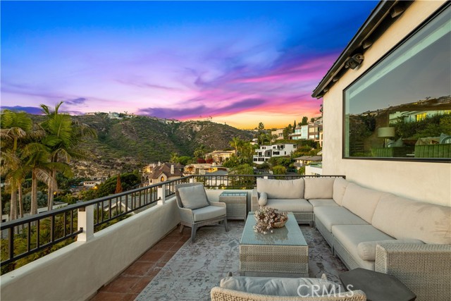 Detail Gallery Image 52 of 75 For 680 Temple Hills Dr, Laguna Beach,  CA 92651 - 4 Beds | 3/1 Baths