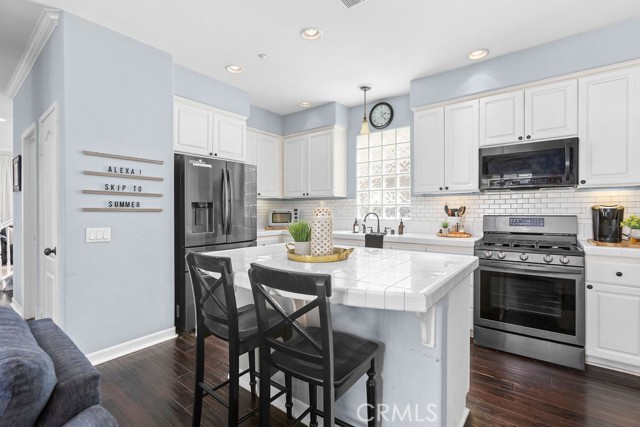 15 Keystone Drive, Ladera Ranch CA: https://media.crmls.org/medias/9b8fa9e9-2afd-407d-b68c-5a3693b8f375.jpg