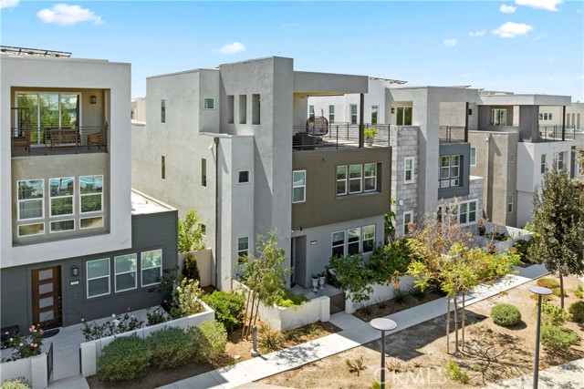 Detail Gallery Image 2 of 56 For 259 Chorus, Irvine,  CA 92618 - 4 Beds | 3/2 Baths