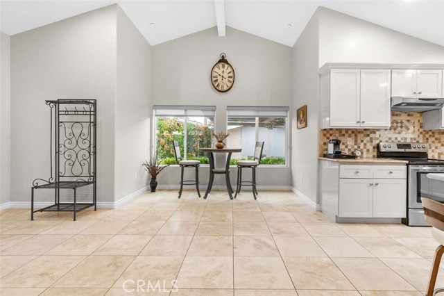 Detail Gallery Image 2 of 28 For 16577 16579 Knollwood, Granada Hills,  CA 91344 - 2 Beds | 2 Baths