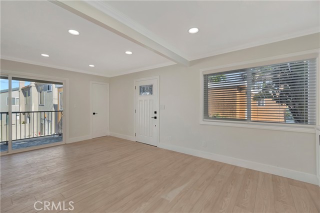 Detail Gallery Image 16 of 44 For 209 13th St #D,  Huntington Beach,  CA 92648 - 2 Beds | 2 Baths