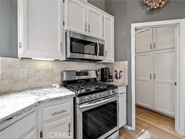 Detail Gallery Image 15 of 43 For 13290 Country Club Dr, Victorville,  CA 92395 - 3 Beds | 2 Baths