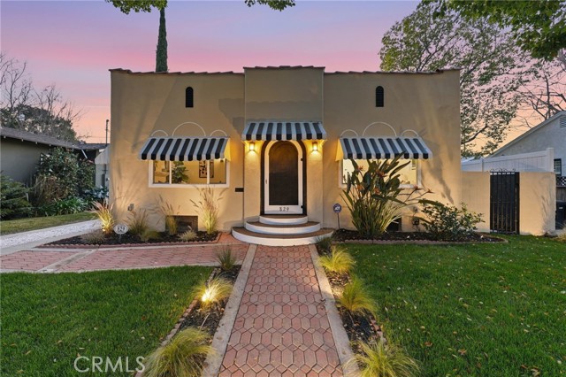 Detail Gallery Image 2 of 58 For 829 N Valley, Burbank,  CA 91505 - 2 Beds | 2 Baths