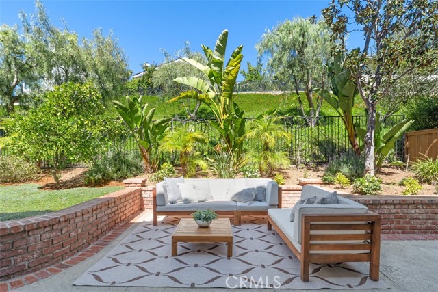Detail Gallery Image 16 of 18 For 17 Silver Cres, Irvine,  CA 92603 - 4 Beds | 3 Baths