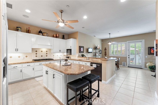 1522 Oakhill Court, Santa Ana CA: https://media.crmls.org/medias/9b91a1e7-3094-4595-a5dc-72f925a82d4d.jpg