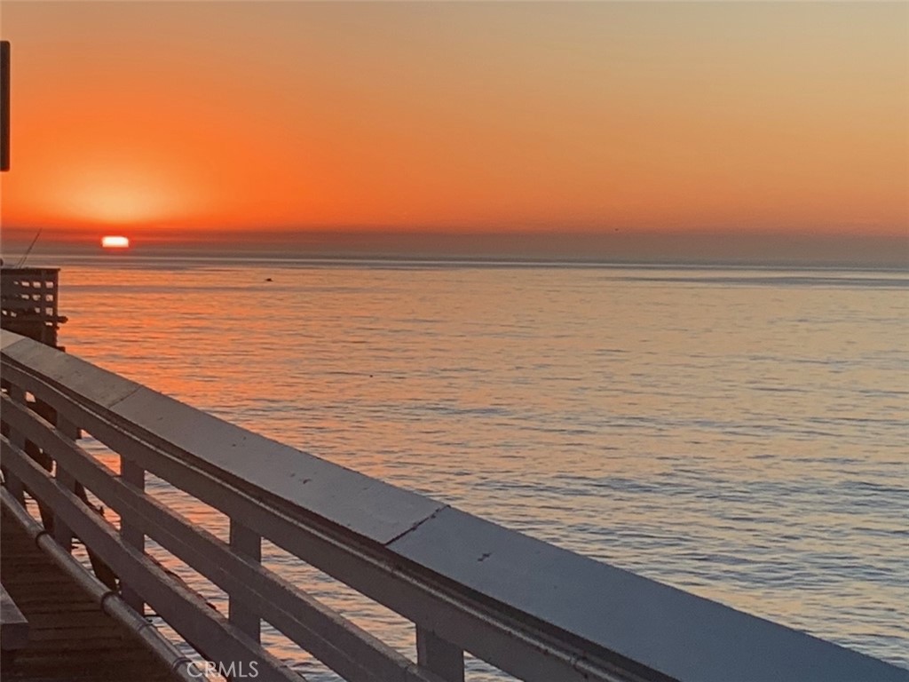 https://media.crmls.org/medias/9b91d482-31d3-49e1-8f76-6ec6518d7119.jpg?preset=X-Large