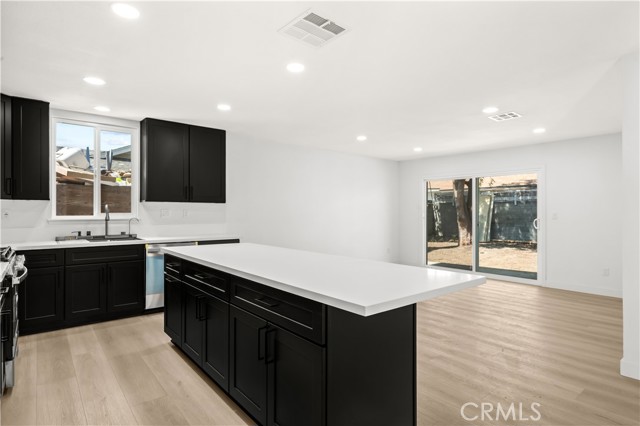 Detail Gallery Image 7 of 41 For 1437 E I St, Ontario,  CA 91764 - 4 Beds | 2 Baths