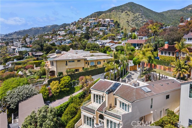 31588 Table Rock Drive, Laguna Beach CA: https://media.crmls.org/medias/9b91f90b-9d46-4933-adc5-1862ab83b803.jpg