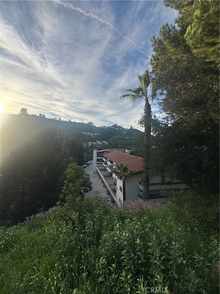 https://media.crmls.org/medias/9b923f48-e4fb-4d10-81e3-340ac0277663.jpg?preset=X-Large