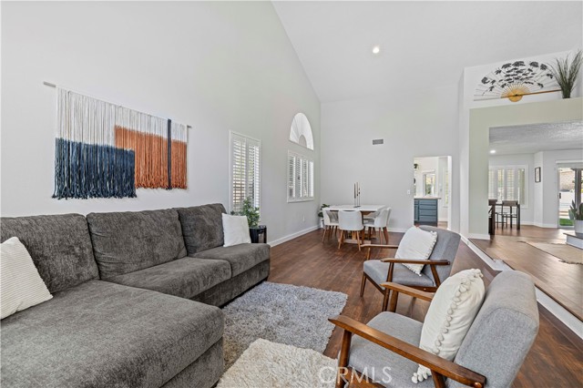 28777 Kathleen Avenue, Saugus CA: https://media.crmls.org/medias/9b934f02-250b-4a30-bc76-431dc0dc4add.jpg