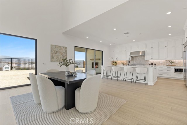 Detail Gallery Image 8 of 41 For 24175 N Camino Cascada, Valencia,  CA 91354 - 5 Beds | 5/1 Baths