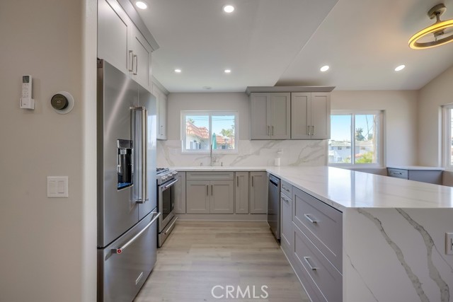 627 7th Street, Huntington Beach CA: https://media.crmls.org/medias/9b9527ea-c473-41f4-a3ac-d460e88f9fce.jpg