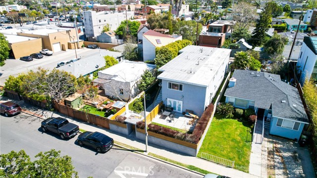 828 Indiana Avenue, Venice CA: https://media.crmls.org/medias/9b958c0e-0dcf-4ccb-b919-52ba35171870.jpg