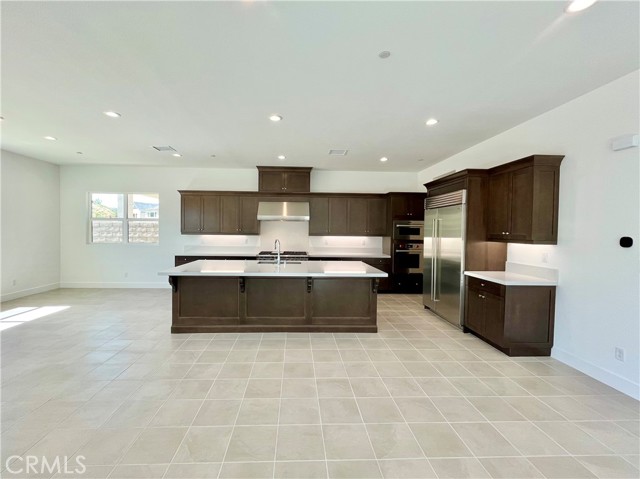 Detail Gallery Image 5 of 29 For 27526 Elderberry Dr, Valencia,  CA 91381 - 5 Beds | 5/1 Baths