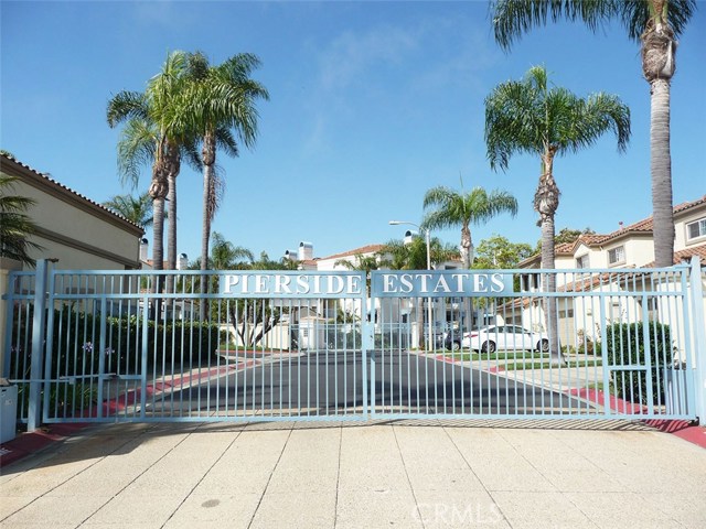 506 Pierside Circle, Huntington Beach, CA 92648