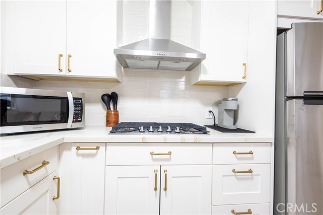 3720 S St Andrews Place, Los Angeles CA: https://media.crmls.org/medias/9b960dae-2523-4afa-ba6f-983f0ec977b8.jpg