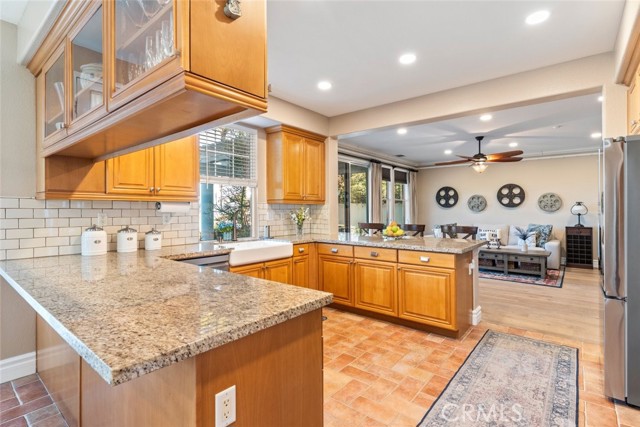 Detail Gallery Image 21 of 61 For 1455 Deer Hollow, Corona,  CA 92882 - 5 Beds | 3/1 Baths