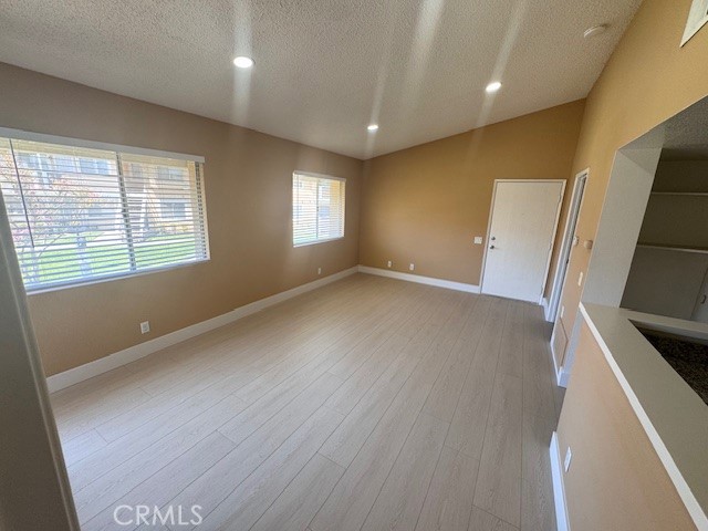 Detail Gallery Image 20 of 22 For 3635 Oak Creek, Ontario,  CA 91761 - 2 Beds | 2 Baths
