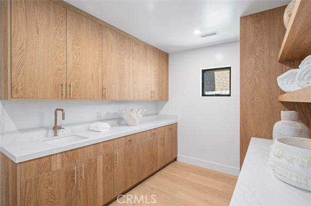Detail Gallery Image 32 of 35 For 281 Santo Tomas Ave, Costa Mesa,  CA 92627 - 4 Beds | 4/1 Baths
