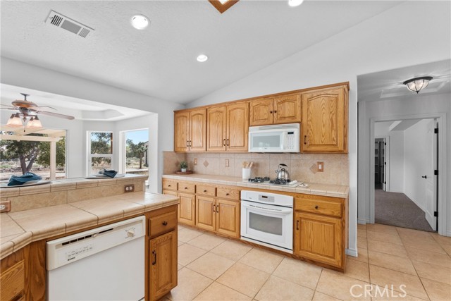 Detail Gallery Image 17 of 43 For 9153 Kittering Rd, Oak Hills,  CA 92344 - 4 Beds | 2 Baths