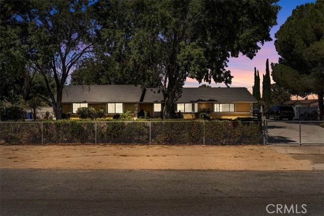 Detail Gallery Image 2 of 15 For 12856 Morning Star Rd, Apple Valley,  CA 92308 - 3 Beds | 2 Baths