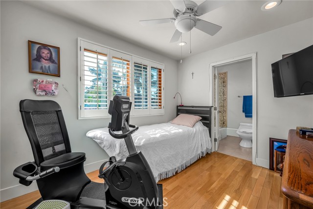 Detail Gallery Image 16 of 31 For 236 8th St, Seal Beach,  CA 90740 - 5 Beds | 5 Baths