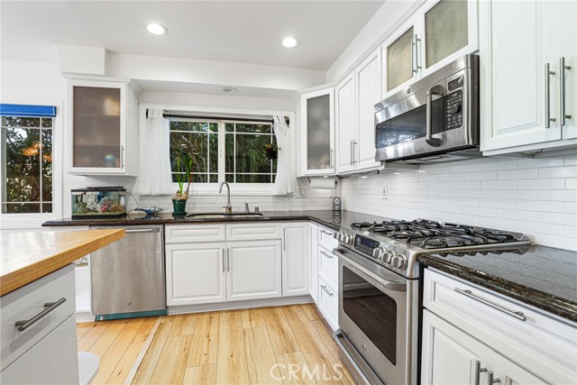 Detail Gallery Image 9 of 37 For 3329 Adina Dr, Los Angeles,  CA 90068 - 3 Beds | 3/1 Baths