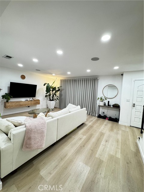 Detail Gallery Image 2 of 13 For 2729 Central Ave #H,  South El Monte,  CA 91733 - 3 Beds | 2/1 Baths