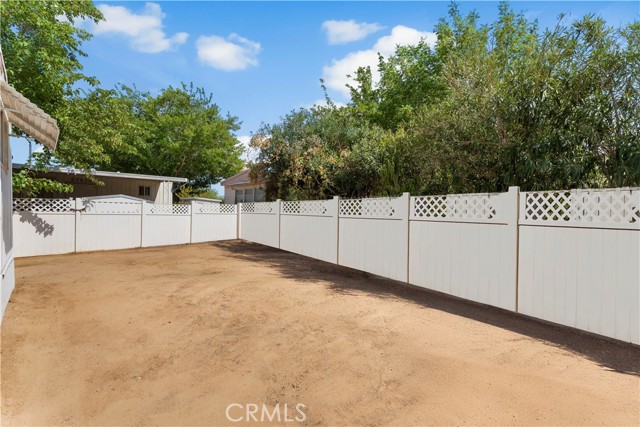 Detail Gallery Image 16 of 22 For 3255 E Avenue R #73,  Palmdale,  CA 93550 - 4 Beds | 2 Baths