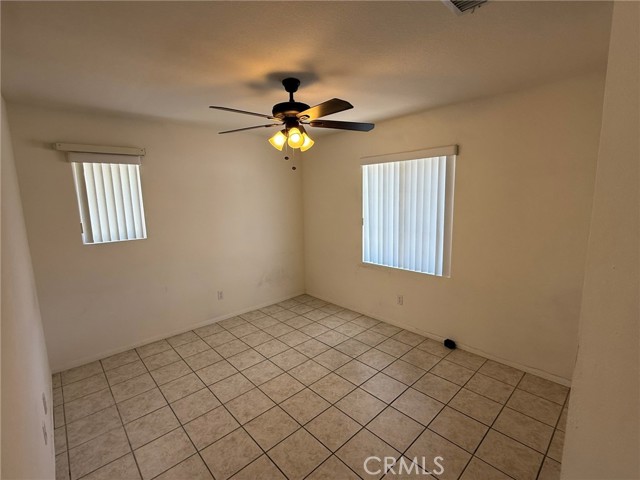 13240 Mugu Court, Apple Valley CA: https://media.crmls.org/medias/9b9a6921-8f3a-47da-8379-4f23ccfacb28.jpg