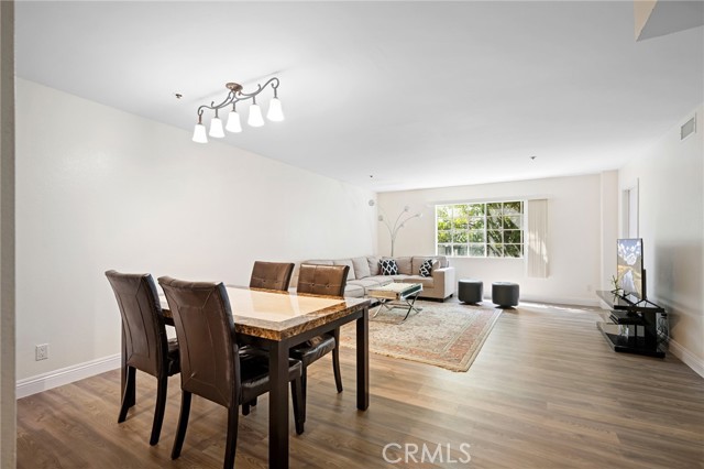 Detail Gallery Image 4 of 23 For 138 S Adams St #2,  Glendale,  CA 91205 - 2 Beds | 2 Baths