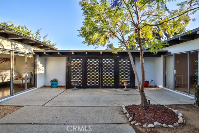 315 Teasdale Drive, Claremont CA: https://media.crmls.org/medias/9b9b7ef1-2ff8-4641-96f2-d02295ca188f.jpg