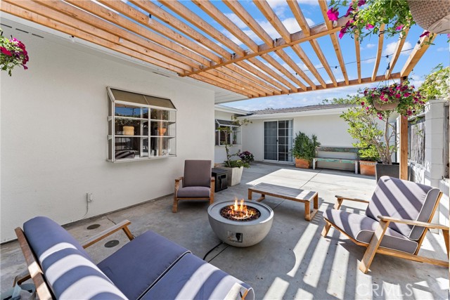 2924 Royal Palm Drive, Costa Mesa CA: https://media.crmls.org/medias/9b9bb326-3149-4a6d-9915-905538eecad1.jpg