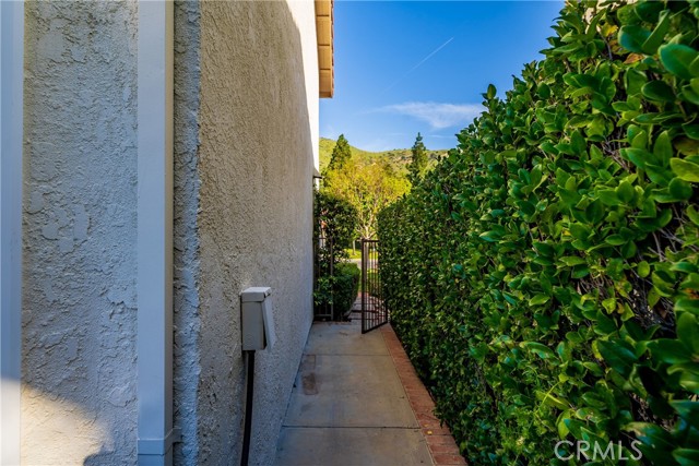 Detail Gallery Image 45 of 49 For 19560 Eagle Ridge, Porter Ranch,  CA 91326 - 4 Beds | 3 Baths