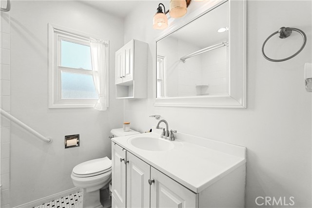 744 N Russell Drive, Orange CA: https://media.crmls.org/medias/9b9c8509-d014-48f2-bb2c-d32584753057.jpg