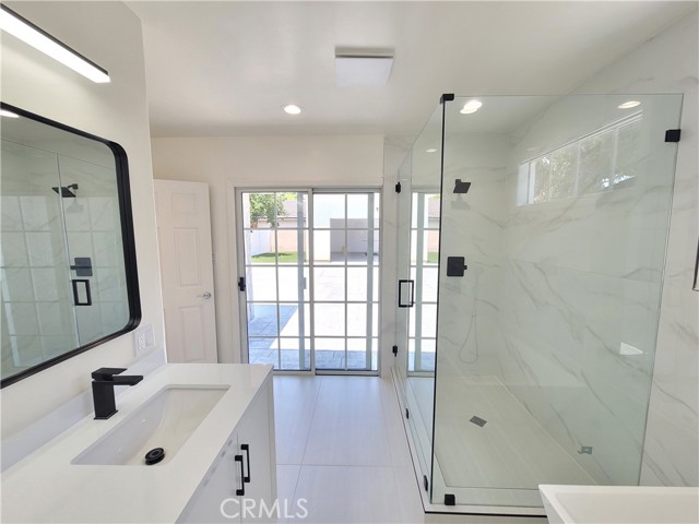 18001 Osborne Street, Sherwood Forest CA: https://media.crmls.org/medias/9b9cd7ea-a8e3-44ac-800b-adb677177b25.jpg