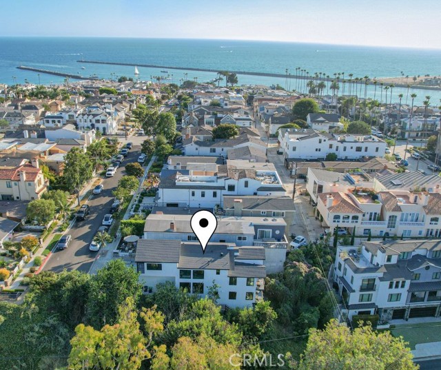 Detail Gallery Image 12 of 14 For 319 Heliotrope Ave, Corona Del Mar,  CA 92625 - 2 Beds | 2 Baths