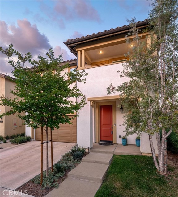 1924 N Floret Drive, Los Angeles CA: https://media.crmls.org/medias/9b9d58bc-16bf-4ea8-ac7d-a8f64eab73a1.jpg