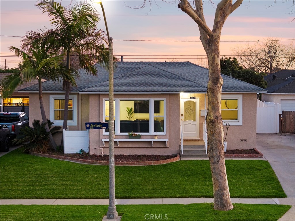 https://media.crmls.org/medias/9b9e1c32-8ebb-481c-a864-67aba311440d.jpg?preset=X-Large