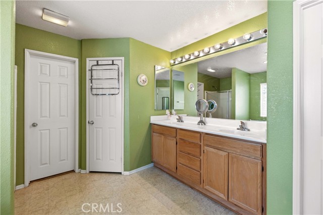 Detail Gallery Image 27 of 43 For 1549 Thomas Dr, Lancaster,  CA 93535 - 4 Beds | 3 Baths