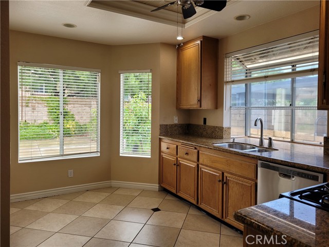 Detail Gallery Image 5 of 37 For 775 Falcon View, Upland,  CA 91784 - 3 Beds | 2 Baths