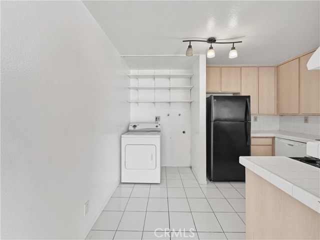 Detail Gallery Image 10 of 38 For 7033 Stewart and Gray, Downey,  CA 90241 - 2 Beds | 2 Baths