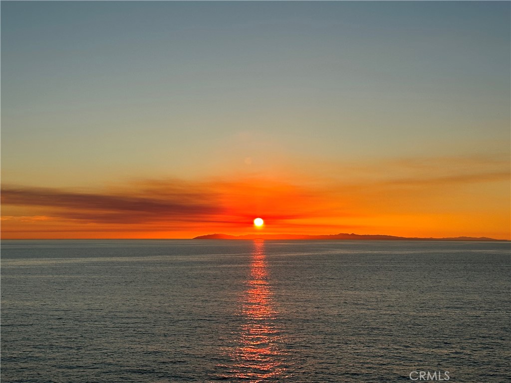https://media.crmls.org/medias/9ba00421-aaab-4f64-b7c3-cd64ba2e0b3d.jpg?preset=X-Large